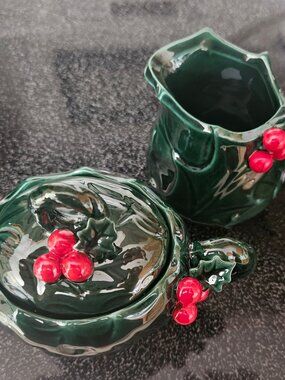 Vintage Lefton Green Holly Berry Ceramic Sugar Bowl w/Lid & Creamer 1355 w/box